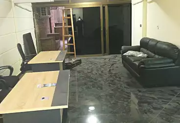 مكاتب للإيجار - 5 غرف - بالدور 3