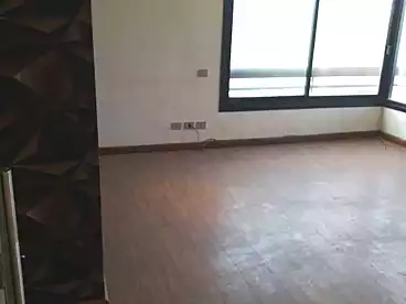 مكاتب للإيجار - 6 غرف - بالدور 5