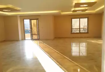 Administrative For rent in Makram Ebeid St.