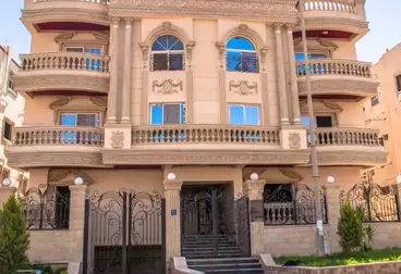 Apartment with Garden For sale in Bait El Watan