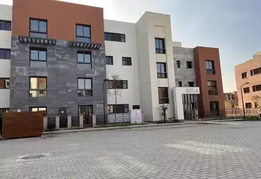 https://aqarmap.com.eg/en/listing/4732197-for-sale-new-cairo-compounds-town-homes-district-5