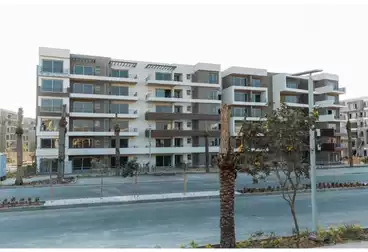 https://aqarmap.com.eg/en/listing/4860582-for-sale-cairo-new-cairo-compounds-cleo-water-residence-palm-hills