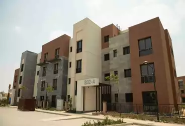 https://aqarmap.com.eg/en/listing/4901048-for-sale-cairo-new-cairo-compounds-district-5-town-homes-district-5