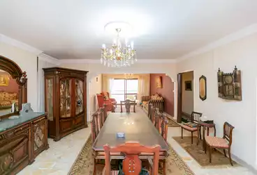 Apartments For sale in Kornesh El-Maamoura St