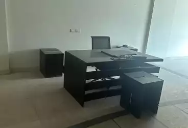 Administrative office for rent, 275 m, special location in Silver Mall