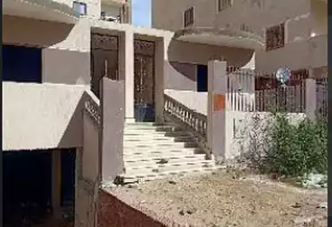 عمارة سكنيه بالارض للبيع