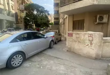 Building For sale in Nabil El Wakkad St.