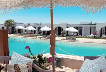 كابانه متشطبه بالفرش والاجهزة للبيع hacienda bay الساحل الشمالي بسعر مميز جدا