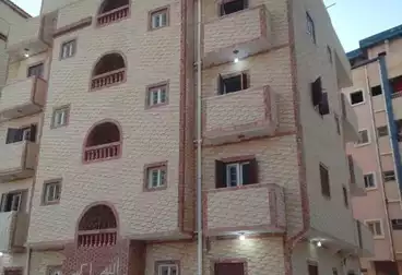 عمارة تقسيم الشرطه 8 شقق و روف للبيع بدون فرش