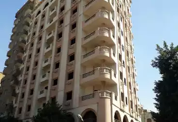 https://aqarmap.com.eg/ar/listing/5053580-for-sale-cairo-downtown-abdeen-el-gomhoreya-square