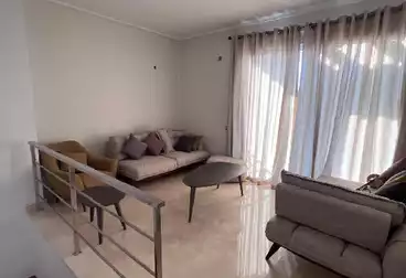 بنتهاوس للبيع فى كمبوند فيلدج جيت - بالم هيلز - Prime location penthouse for rent in Village Gate compound,  beside AUC 