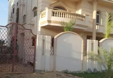 https://aqarmap.com.eg/ar/listing/5059548-for-sale-cairo-el-shorouk-compounds-ganet-el-shorouk