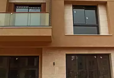 Townhouse 258 m for sale in District 5 Compound