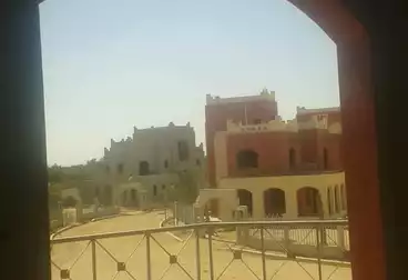 https://aqarmap.com.eg/en/listing/5089261-for-sale-cairo-el-sheikh-zayed-city-alex-cairo-desert-road-mdyn-sfnks-ljdyd-de-joya-park-compound-taj-misr