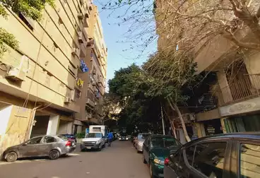 For sale, a commercial store of 130 square meters in a lively tourist area in Zamalek, Abu Al-Fida branch street