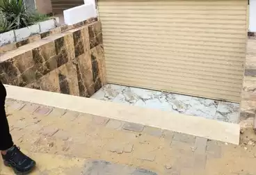 محلات للبيع - بالدور 1