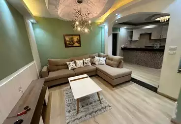 ستوديو بحديقة للبيع - 1 غرف - بالدور 0