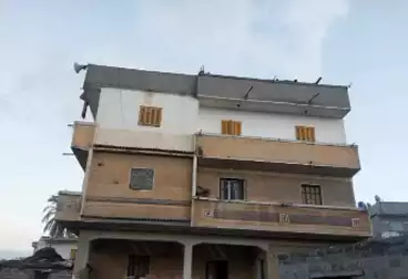 House / Home For sale - 4 rooms