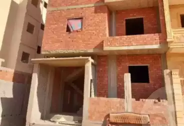 Building For sale - 5 rooms