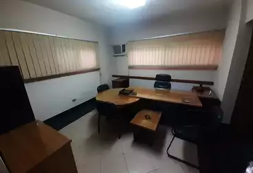 Administrative For rent - 5 rooms - floor 0