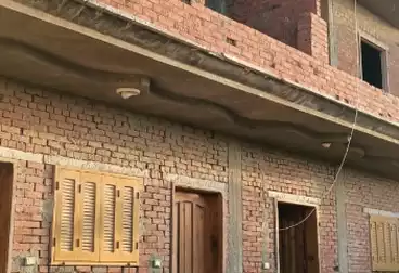 House / Home For sale - 4 rooms