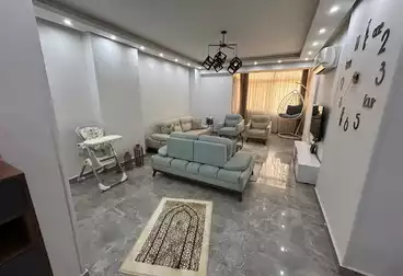 شقق للبيع - 3 غرف - بالدور 8