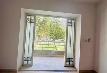 شقق للإيجار - 3 غرف - بالدور 0