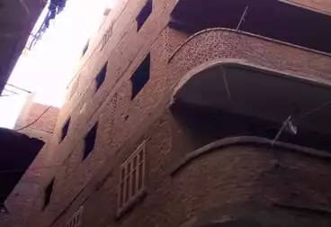 Building For sale - 6 rooms