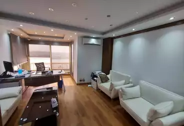 Administrative For rent - 6 rooms - floor 10