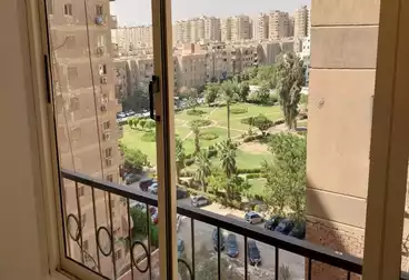 شقق للبيع - 3 غرف - بالدور 8