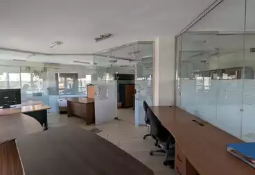 إداري للإيجار - 6 غرف - بالدور 2