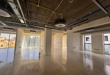 مبنى إداري للإيجار - بالدور 7