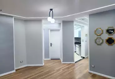 Apartments For sale - 2 rooms - floor 5