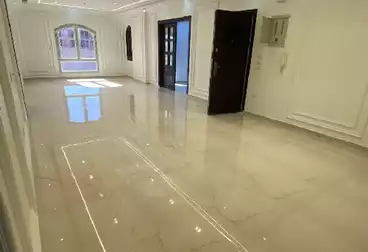 Apartments For sale - 4 rooms - floor 1