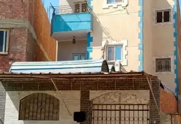 Building For sale - 5 rooms