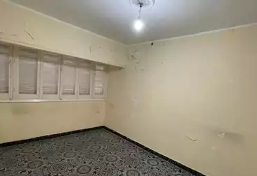 مقر إداري للبيع - 3 غرف - بالدور 1