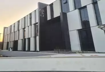 Administrative For rent - 4 rooms - floor 2