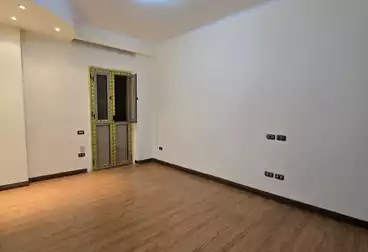 Apartments For sale - 3 rooms - floor 8