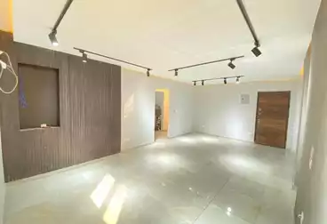 Apartments For sale - 2 rooms - floor 5