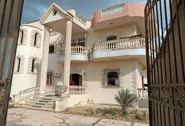 Villas For sale - 8 rooms