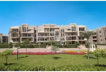 شقق مفروشة للبيع - 3 غرف - بالدور 2