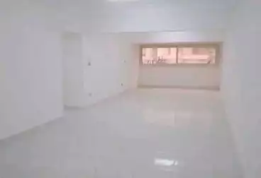 Apartments For sale - 4 rooms - floor 1