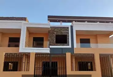 فيلا جاردن للبيع - 3 غرف - بالدور 0