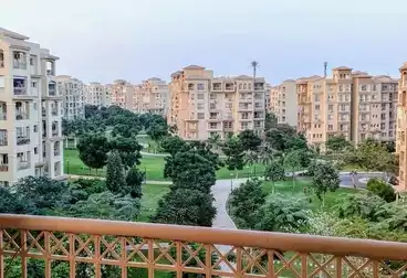 Apartments For sale - 3 rooms - floor 5