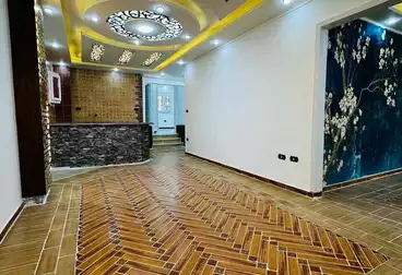 شاليه بحديقة للبيع - 3 غرف - بالدور 0