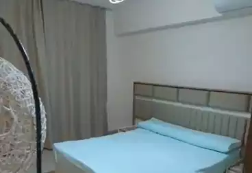 شاليه بحديقة للبيع - 4 غرف - بالدور 0