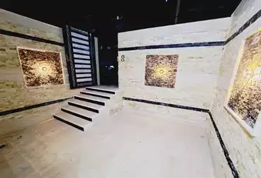 شقة بحديقة للبيع - 3 غرف - بالدور 0