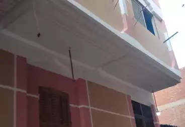 Building For sale - 4 rooms