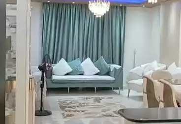 شقق مفروشة للبيع - 3 غرف - بالدور 9