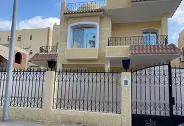 Town House For rent - 5 rooms
